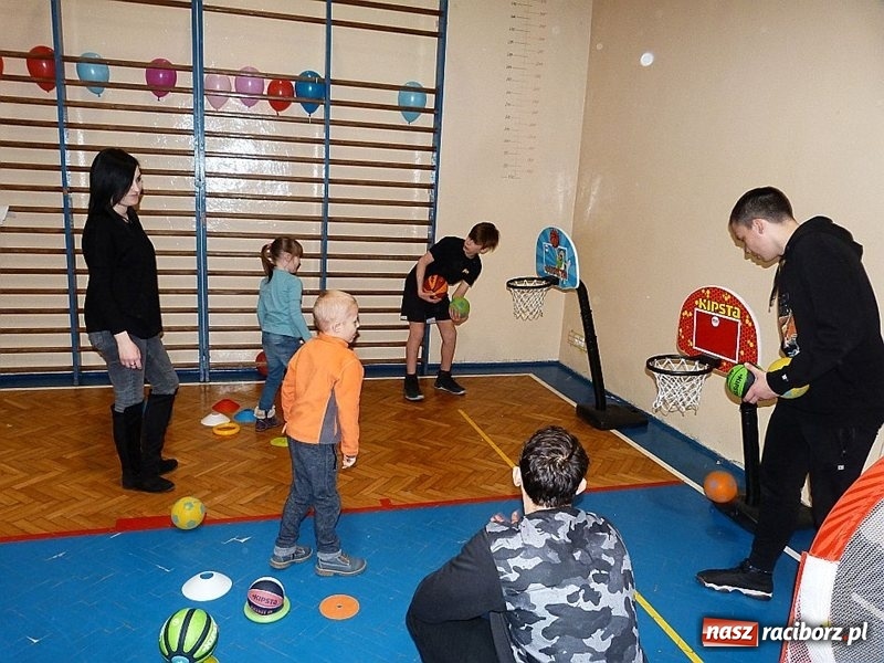 Zdjęcie w galerii na portalu naszraciborz.pl: Dzień otwarty w raciborskiej Czwórce  wiadomości z regionu