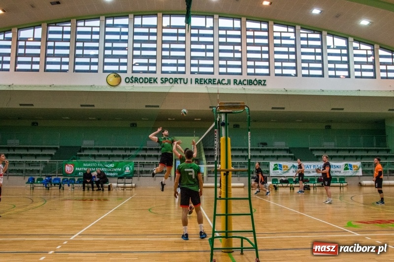 Zdjęcie w galerii na portalu naszraciborz.pl: Siatkówka. Gwiazda Tarnowskie Góry lepsza od Rafako wiadomości z regionu