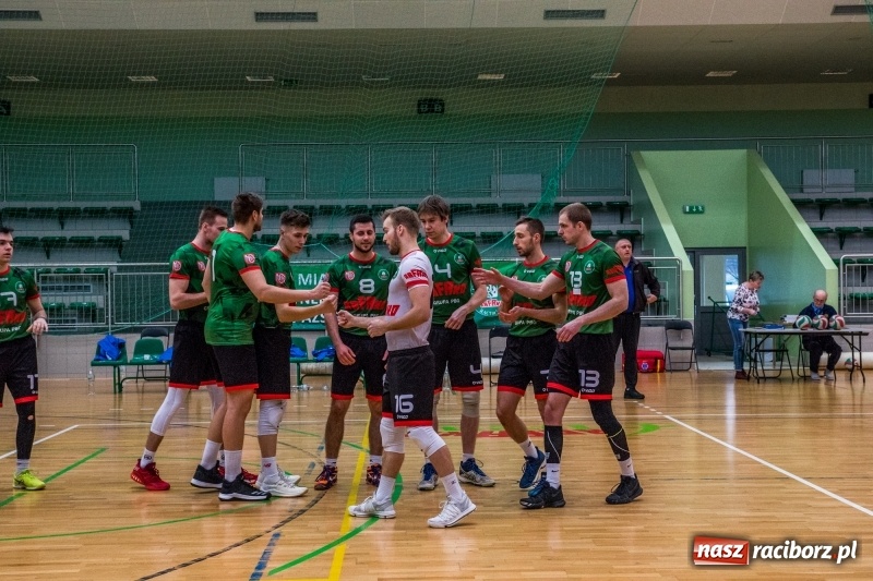 Zdjęcie w galerii na portalu naszraciborz.pl: Siatkówka. Gwiazda Tarnowskie Góry lepsza od Rafako wiadomości z regionu