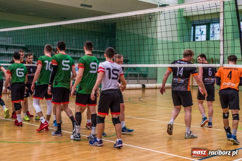 Zdjęcie w galerii na portalu naszraciborz.pl: Siatkówka. Gwiazda Tarnowskie Góry lepsza od Rafako wiadomości z regionu