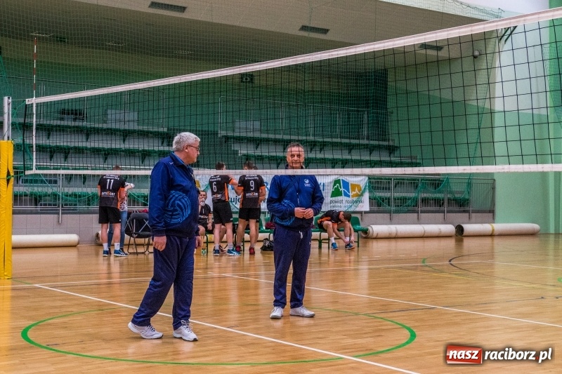Zdjęcie w galerii na portalu naszraciborz.pl: Siatkówka. Gwiazda Tarnowskie Góry lepsza od Rafako wiadomości z regionu