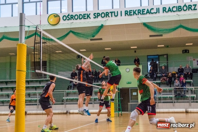 Zdjęcie w galerii na portalu naszraciborz.pl: Siatkówka. Gwiazda Tarnowskie Góry lepsza od Rafako wiadomości z regionu