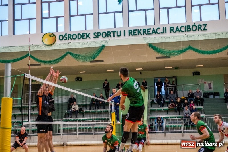 Zdjęcie w galerii na portalu naszraciborz.pl: Siatkówka. Gwiazda Tarnowskie Góry lepsza od Rafako wiadomości z regionu