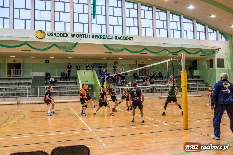 Zdjęcie w galerii na portalu naszraciborz.pl: Siatkówka. Gwiazda Tarnowskie Góry lepsza od Rafako wiadomości z regionu