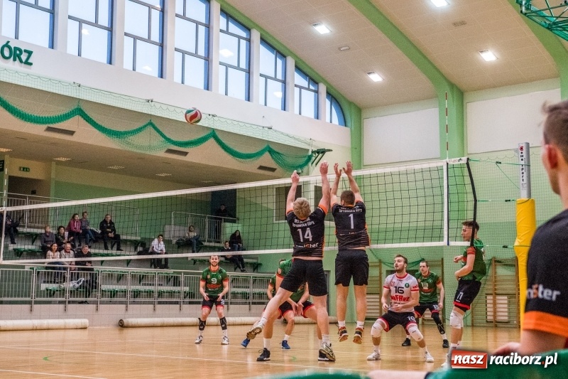 Zdjęcie w galerii na portalu naszraciborz.pl: Siatkówka. Gwiazda Tarnowskie Góry lepsza od Rafako wiadomości z regionu