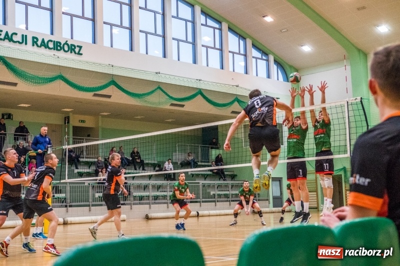 Zdjęcie w galerii na portalu naszraciborz.pl: Siatkówka. Gwiazda Tarnowskie Góry lepsza od Rafako wiadomości z regionu