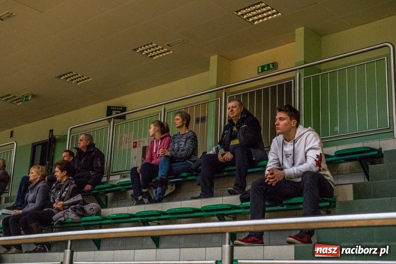 Zdjęcie w galerii na portalu naszraciborz.pl: Siatkówka. Gwiazda Tarnowskie Góry lepsza od Rafako wiadomości z regionu