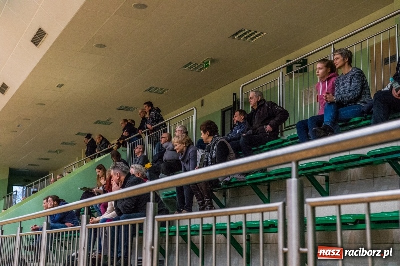 Zdjęcie w galerii na portalu naszraciborz.pl: Siatkówka. Gwiazda Tarnowskie Góry lepsza od Rafako wiadomości z regionu