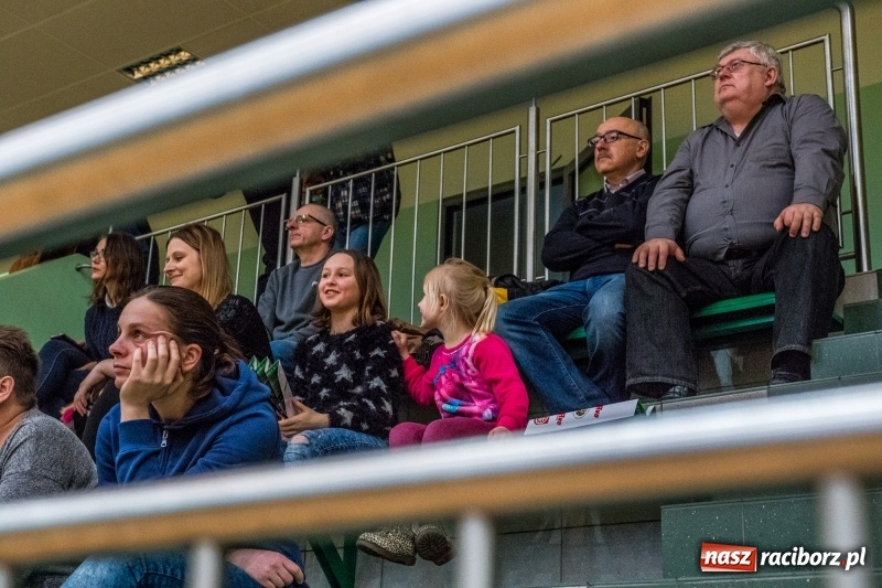 Zdjęcie w galerii na portalu naszraciborz.pl: Siatkówka. Gwiazda Tarnowskie Góry lepsza od Rafako wiadomości z regionu