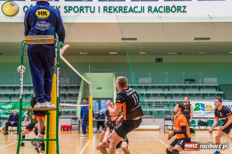 Zdjęcie w galerii na portalu naszraciborz.pl: Siatkówka. Gwiazda Tarnowskie Góry lepsza od Rafako wiadomości z regionu