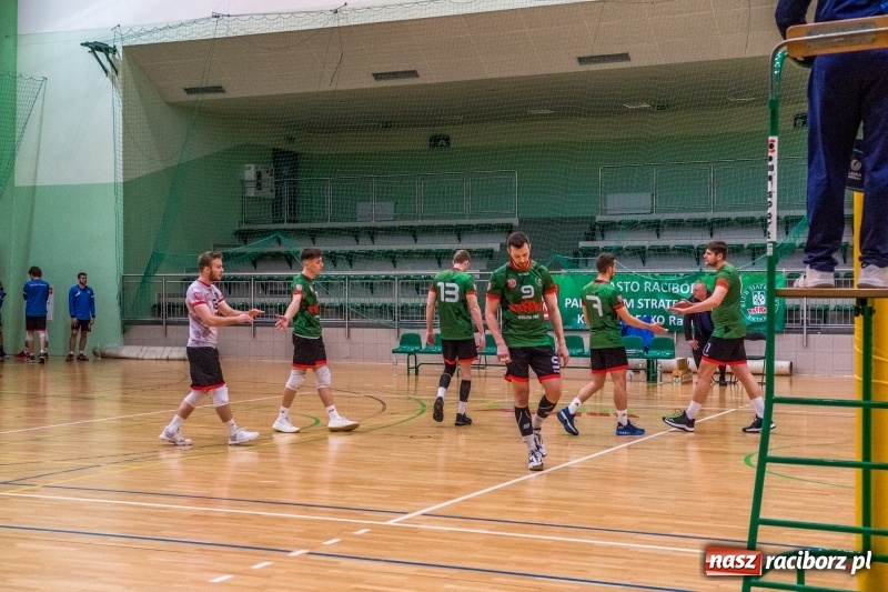 Zdjęcie w galerii na portalu naszraciborz.pl: Siatkówka. Gwiazda Tarnowskie Góry lepsza od Rafako wiadomości z regionu