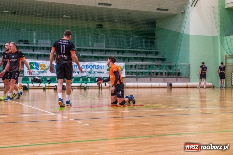 Zdjęcie w galerii na portalu naszraciborz.pl: Siatkówka. Gwiazda Tarnowskie Góry lepsza od Rafako wiadomości z regionu