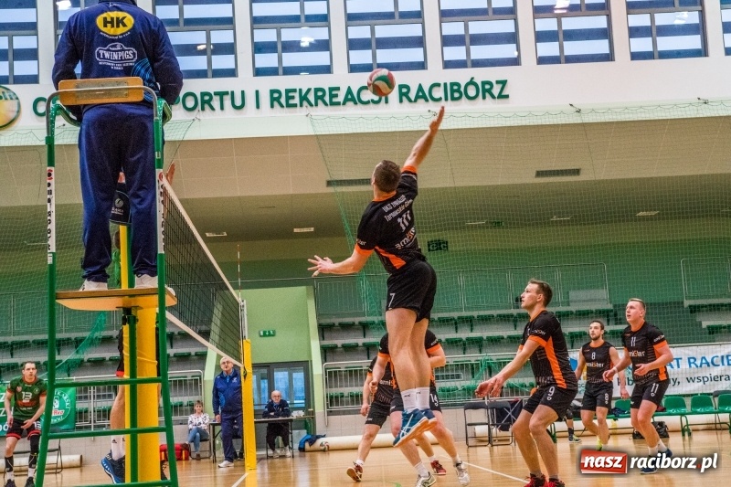 Zdjęcie w galerii na portalu naszraciborz.pl: Siatkówka. Gwiazda Tarnowskie Góry lepsza od Rafako wiadomości z regionu