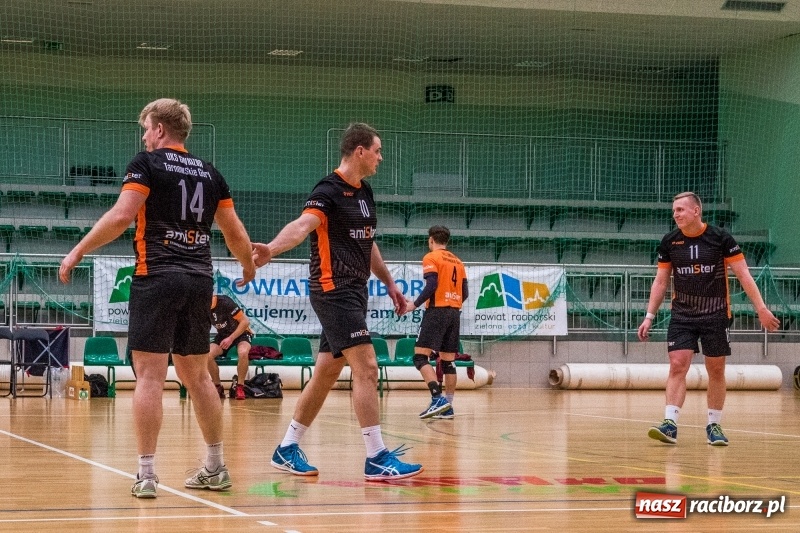 Zdjęcie w galerii na portalu naszraciborz.pl: Siatkówka. Gwiazda Tarnowskie Góry lepsza od Rafako wiadomości z regionu