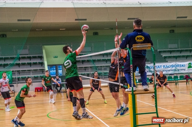 Zdjęcie w galerii na portalu naszraciborz.pl: Siatkówka. Gwiazda Tarnowskie Góry lepsza od Rafako wiadomości z regionu