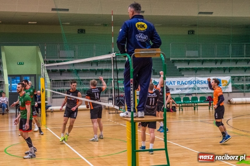 Zdjęcie w galerii na portalu naszraciborz.pl: Siatkówka. Gwiazda Tarnowskie Góry lepsza od Rafako wiadomości z regionu