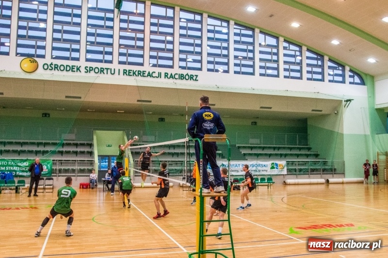 Zdjęcie w galerii na portalu naszraciborz.pl: Siatkówka. Gwiazda Tarnowskie Góry lepsza od Rafako wiadomości z regionu