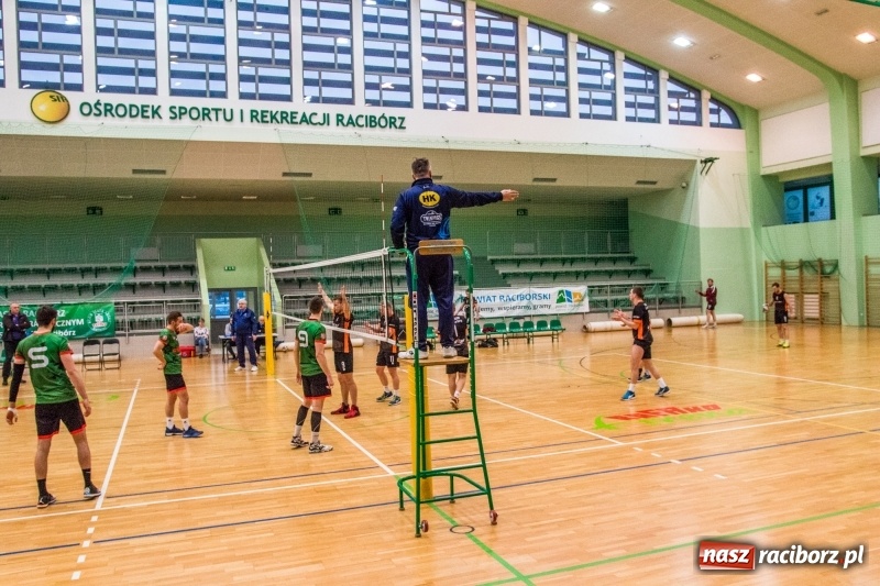 Zdjęcie w galerii na portalu naszraciborz.pl: Siatkówka. Gwiazda Tarnowskie Góry lepsza od Rafako wiadomości z regionu