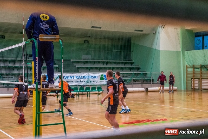 Zdjęcie w galerii na portalu naszraciborz.pl: Siatkówka. Gwiazda Tarnowskie Góry lepsza od Rafako wiadomości z regionu