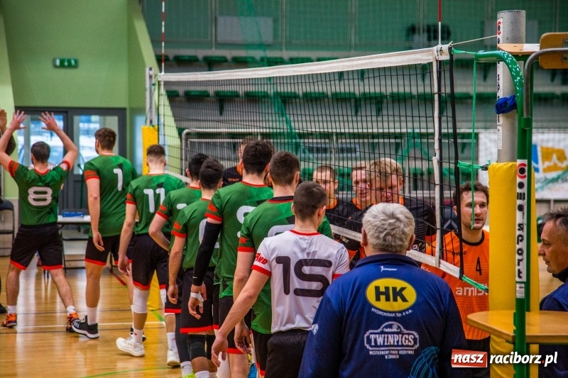 Zdjęcie w galerii na portalu naszraciborz.pl: Siatkówka. Gwiazda Tarnowskie Góry lepsza od Rafako wiadomości z regionu