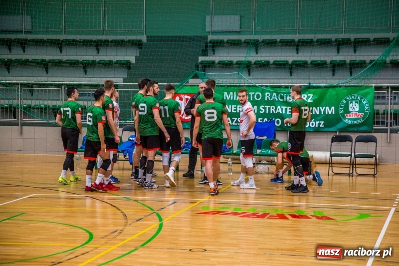 Zdjęcie w galerii na portalu naszraciborz.pl: Siatkówka. Gwiazda Tarnowskie Góry lepsza od Rafako wiadomości z regionu