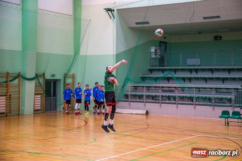 Zdjęcie w galerii na portalu naszraciborz.pl: Siatkówka. Gwiazda Tarnowskie Góry lepsza od Rafako wiadomości z regionu