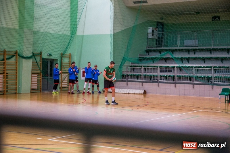 Zdjęcie w galerii na portalu naszraciborz.pl: Siatkówka. Gwiazda Tarnowskie Góry lepsza od Rafako wiadomości z regionu