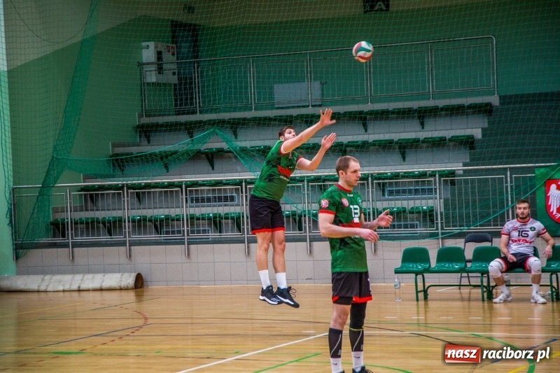 Zdjęcie w galerii na portalu naszraciborz.pl: Siatkówka. Gwiazda Tarnowskie Góry lepsza od Rafako wiadomości z regionu