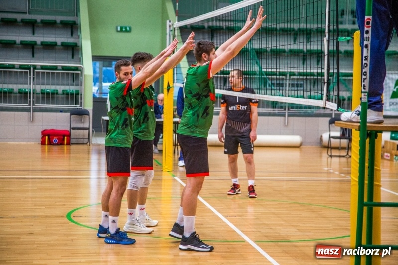 Zdjęcie w galerii na portalu naszraciborz.pl: Siatkówka. Gwiazda Tarnowskie Góry lepsza od Rafako wiadomości z regionu