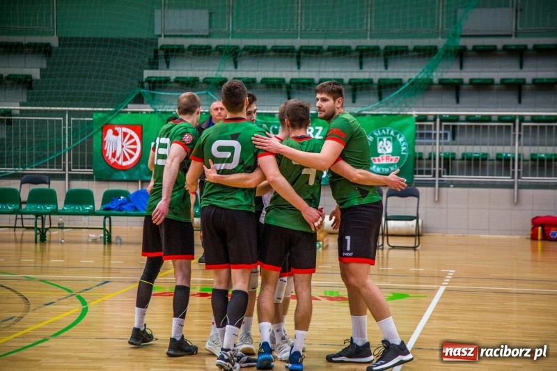Zdjęcie w galerii na portalu naszraciborz.pl: Siatkówka. Gwiazda Tarnowskie Góry lepsza od Rafako wiadomości z regionu