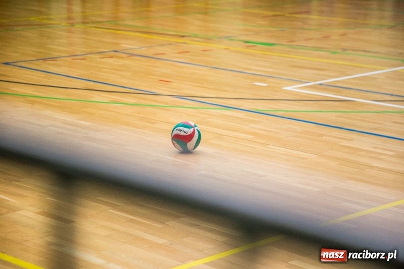 Zdjęcie w galerii na portalu naszraciborz.pl: Siatkówka. Gwiazda Tarnowskie Góry lepsza od Rafako wiadomości z regionu