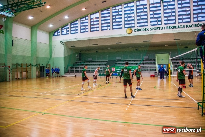 Zdjęcie w galerii na portalu naszraciborz.pl: Siatkówka. Gwiazda Tarnowskie Góry lepsza od Rafako wiadomości z regionu