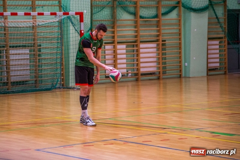 Zdjęcie w galerii na portalu naszraciborz.pl: Siatkówka. Gwiazda Tarnowskie Góry lepsza od Rafako wiadomości z regionu