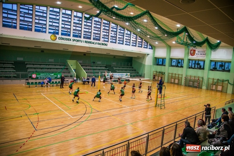 Zdjęcie w galerii na portalu naszraciborz.pl: Siatkówka. Gwiazda Tarnowskie Góry lepsza od Rafako wiadomości z regionu