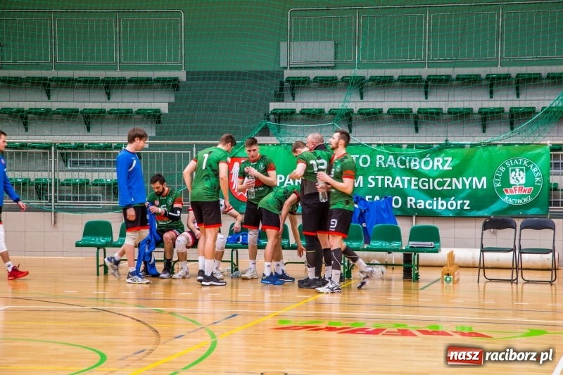 Zdjęcie w galerii na portalu naszraciborz.pl: Siatkówka. Gwiazda Tarnowskie Góry lepsza od Rafako wiadomości z regionu