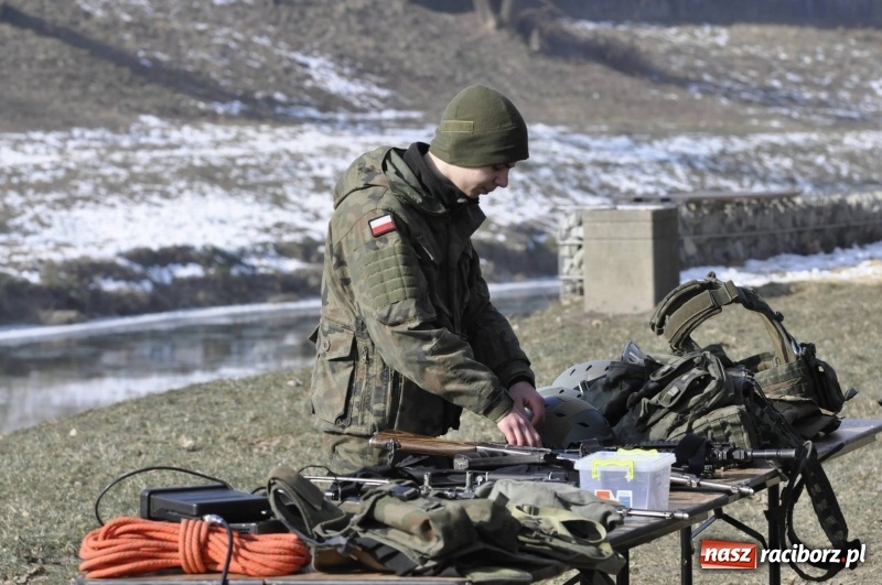 Zdjęcie w galerii na portalu naszraciborz.pl: Piknik militarny Ligi Obrony Kraju na raciborskich bulwarach  wiadomości z regionu