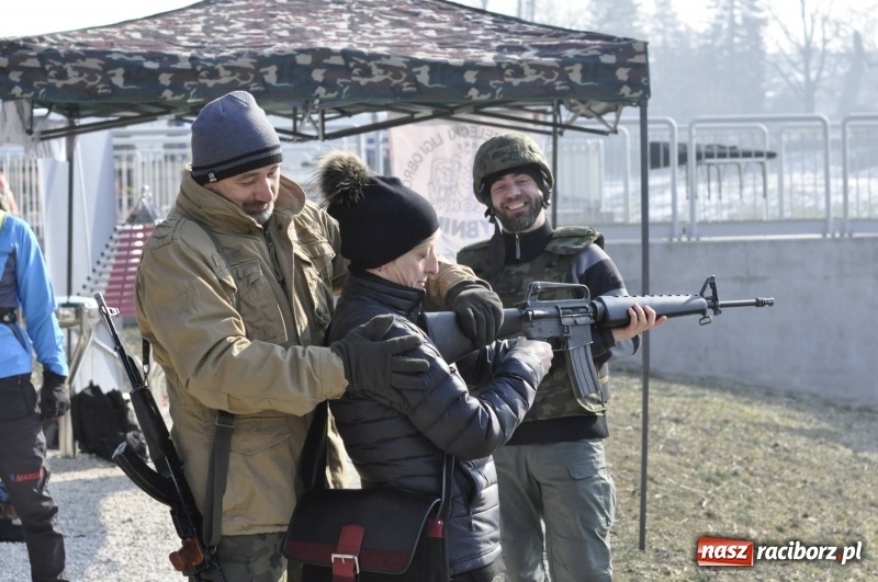 Zdjęcie w galerii na portalu naszraciborz.pl: Piknik militarny Ligi Obrony Kraju na raciborskich bulwarach  wiadomości z regionu