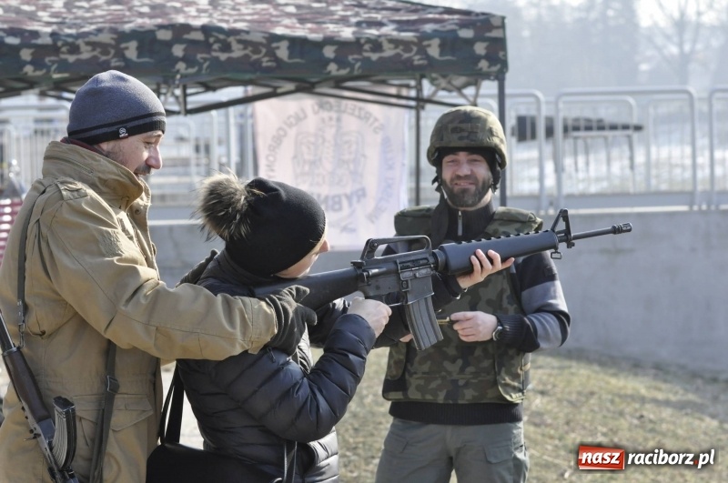 Zdjęcie w galerii na portalu naszraciborz.pl: Piknik militarny Ligi Obrony Kraju na raciborskich bulwarach  wiadomości z regionu