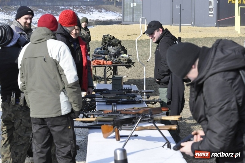 Zdjęcie w galerii na portalu naszraciborz.pl: Piknik militarny Ligi Obrony Kraju na raciborskich bulwarach  wiadomości z regionu