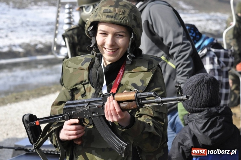 Zdjęcie w galerii na portalu naszraciborz.pl: Piknik militarny Ligi Obrony Kraju na raciborskich bulwarach  wiadomości z regionu
