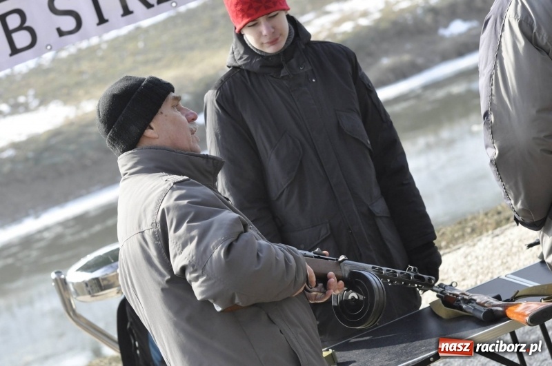 Zdjęcie w galerii na portalu naszraciborz.pl: Piknik militarny Ligi Obrony Kraju na raciborskich bulwarach  wiadomości z regionu