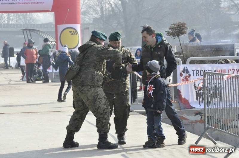 Zdjęcie w galerii na portalu naszraciborz.pl: Piknik militarny Ligi Obrony Kraju na raciborskich bulwarach  wiadomości z regionu