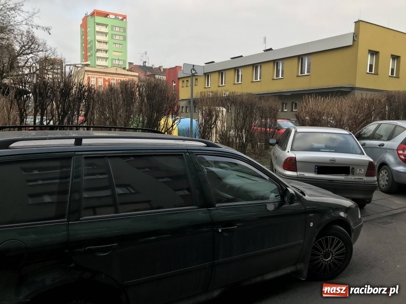 Zdjęcie w galerii na portalu naszraciborz.pl: Mistrzowie parkowania z rejestracją SRC  wiadomości z regionu