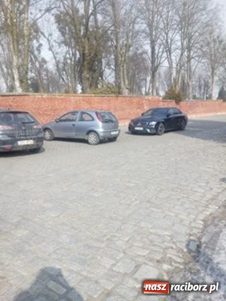 Zdjęcie w galerii na portalu naszraciborz.pl: Mistrzowie parkowania z rejestracją SRC  wiadomości z regionu