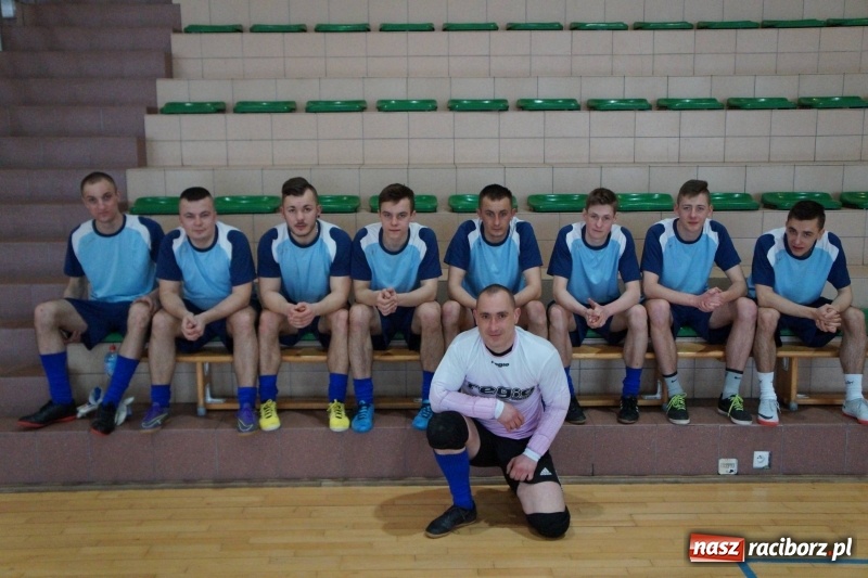 Zdjęcie w galerii na portalu naszraciborz.pl: I Halowy Turniej o Puchar Sołtysa Rudnika wiadomości z regionu