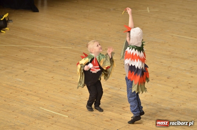 Zdjęcie w galerii na portalu naszraciborz.pl: Ptasie opowieści. Premiera przedstawienia grupy Małe Miodzio na deskach RCK  wiadomości z regionu