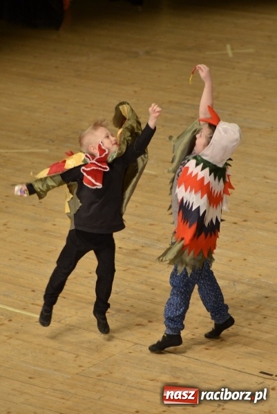 Zdjęcie w galerii na portalu naszraciborz.pl: Ptasie opowieści. Premiera przedstawienia grupy Małe Miodzio na deskach RCK  wiadomości z regionu