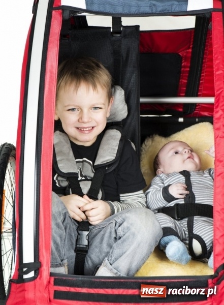 Zdjęcie w galerii na portalu naszraciborz.pl: Bezpieczne przewożenie dziecka na rowerze? Postaw na przyczepkę od CampBox! wiadomości z regionu