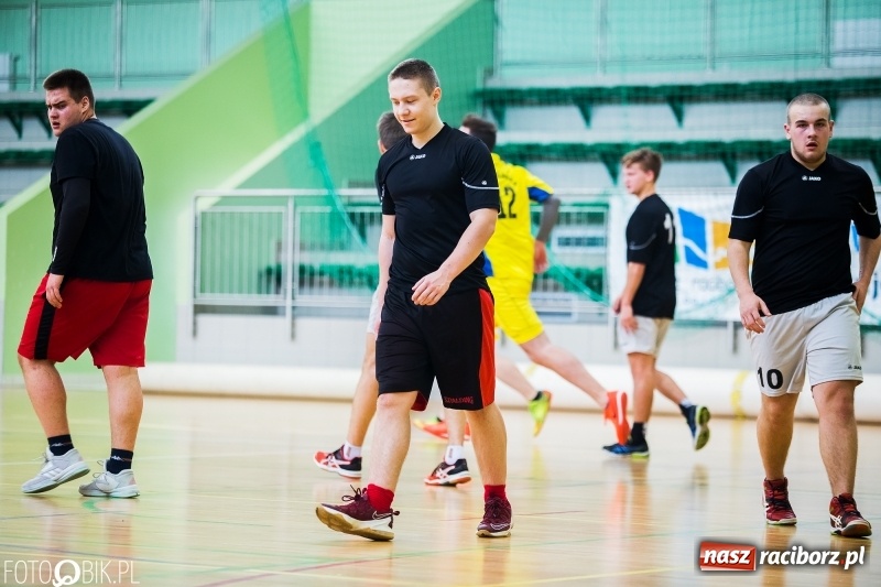 Zdjęcie w galerii na portalu naszraciborz.pl: Finały Miejskie Szkół Ponadgimnazjalnych w Piłce Ręcznej  wiadomości z regionu