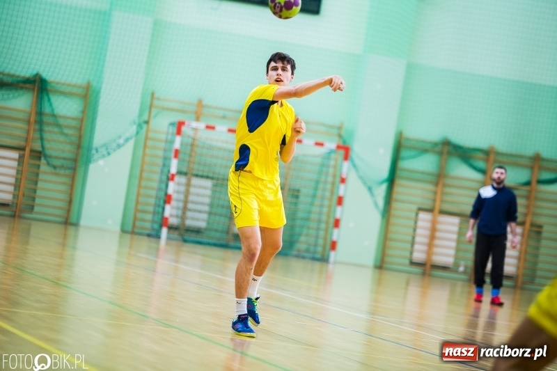 Zdjęcie w galerii na portalu naszraciborz.pl: Finały Miejskie Szkół Ponadgimnazjalnych w Piłce Ręcznej  wiadomości z regionu